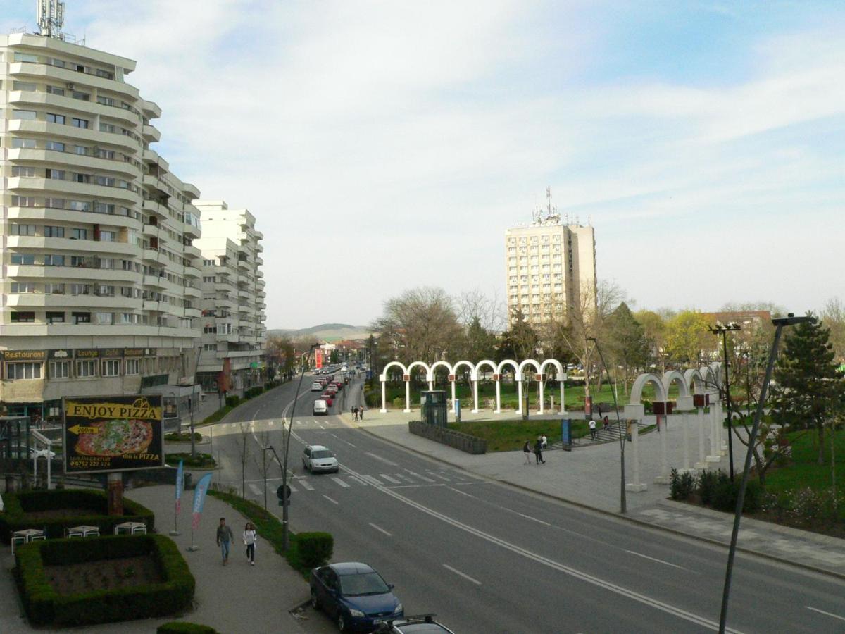 Studio Panoramic With Balcony And Parcul Unirii View Alba Iulia Exterior foto